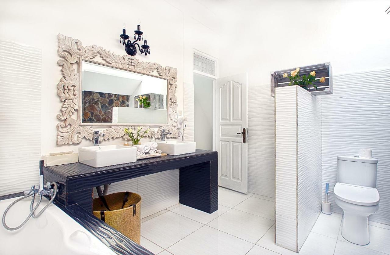 Villa White Stars Seminyak Exterior foto